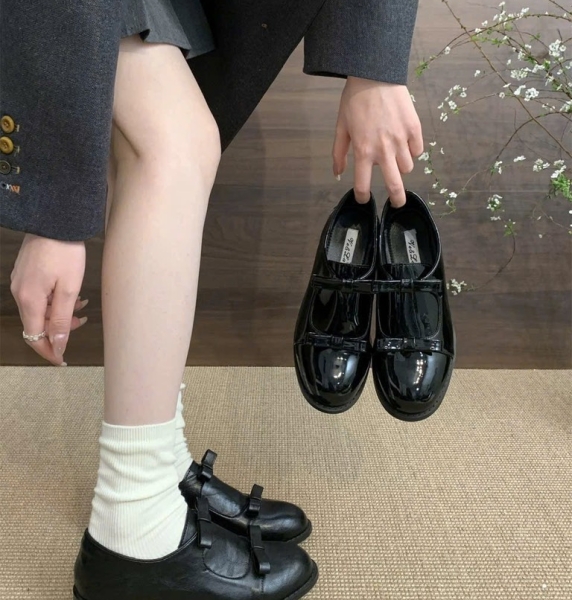 CT91- Giày cổ thấp buộc dây Ve&La đen bóng