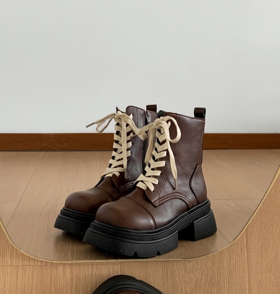 CV55-Boot cổ vừa buộc dây Daisy