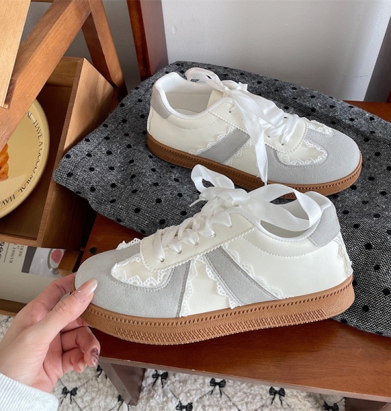 TT03-Giày thể thao trắng ghi phối ren